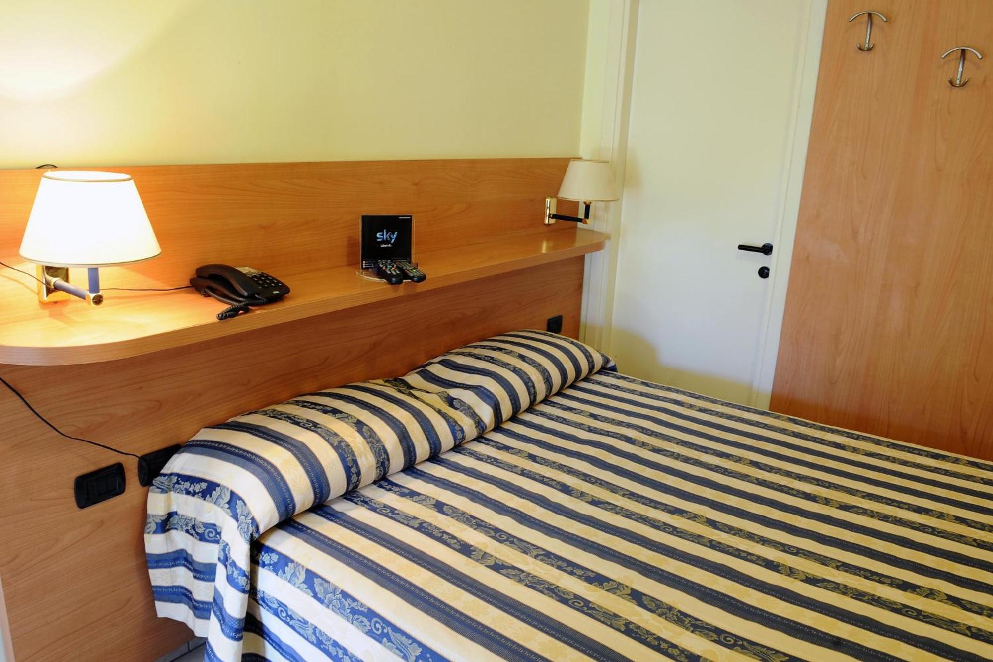 Albergo Villa Marina Anzio Zewnętrze zdjęcie
